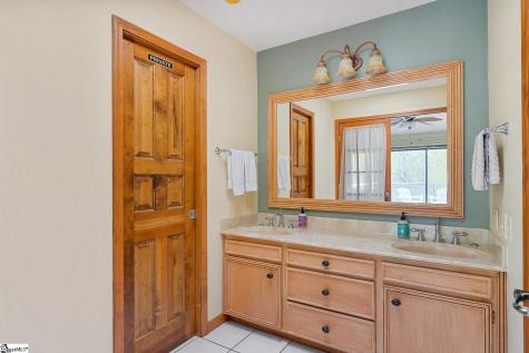 1493 Iroquois Drive Seneca SC 29672
