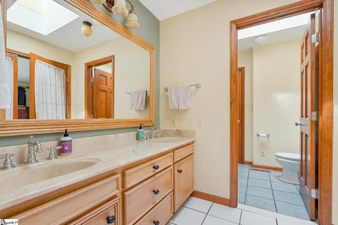1493 Iroquois Drive Seneca SC 29672