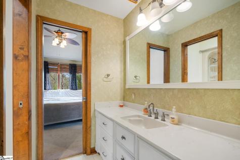 1493 Iroquois Drive Seneca SC 29672