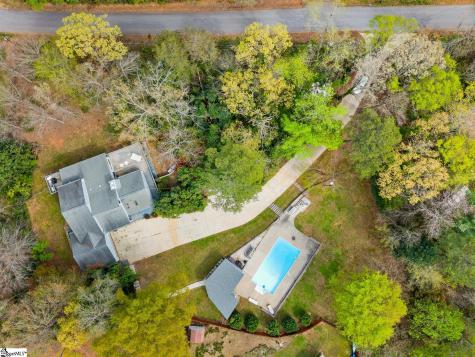 1493 Iroquois Drive Seneca SC 29672