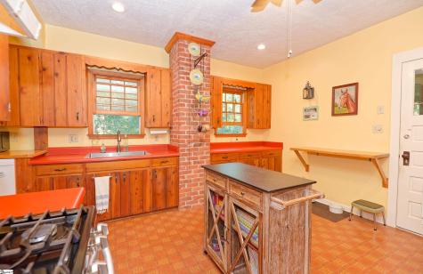 700 N Trade (B) Avenue Landrum SC 29536
