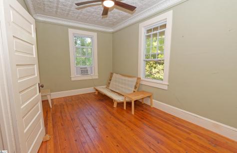 700 N Trade (B) Avenue Landrum SC 29536