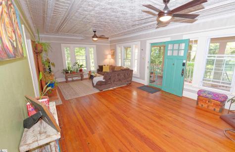 700 N Trade (B) Avenue Landrum SC 29536