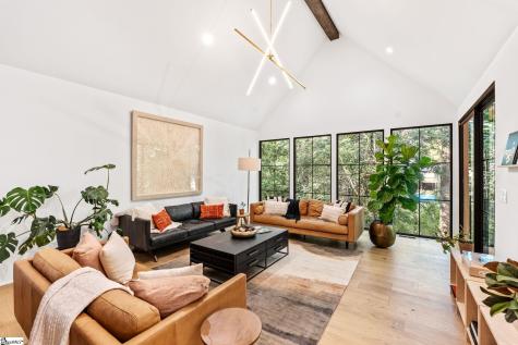 14 Russell Avenue Greenville SC 29609