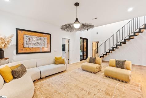 14 Russell Avenue Greenville SC 29609