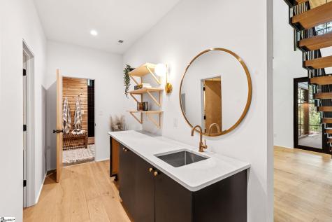 14 Russell Avenue Greenville SC 29609