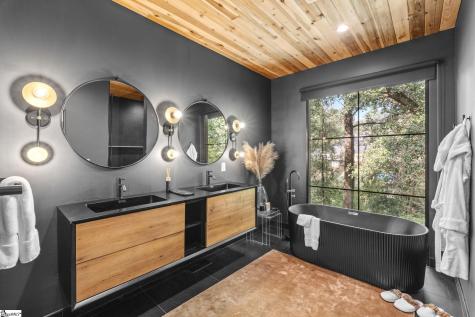 14 Russell Avenue Greenville SC 29609