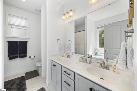 323 Barnhill Court Greenville SC 29617