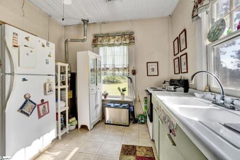 1189 49 Highway Laurens SC 29360