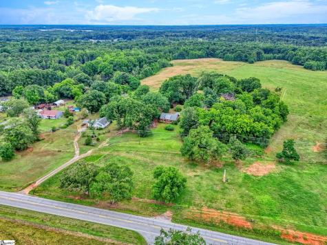 1189 49 Highway Laurens SC 29360