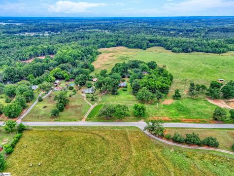 1189 49 Highway Laurens SC 29360