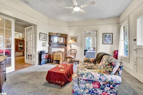1189 49 Highway Laurens SC 29360
