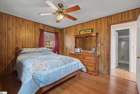 694 Holloway Cove Road Chappells SC 29037