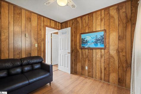 694 Holloway Cove Road Chappells SC 29037