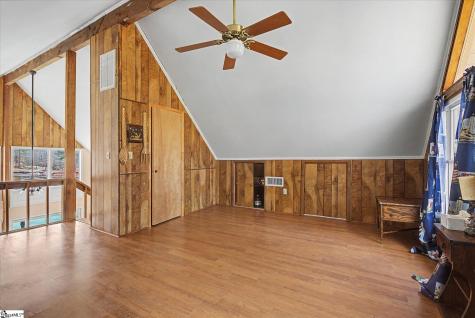 694 Holloway Cove Road Chappells SC 29037