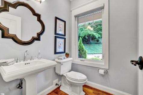 760 Woods Edge Drive Seneca SC 29672