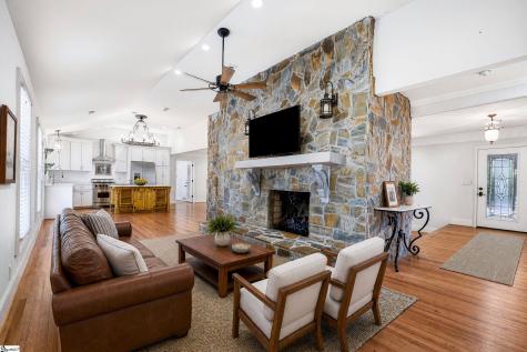 6 Covington Road Greenville SC 29617