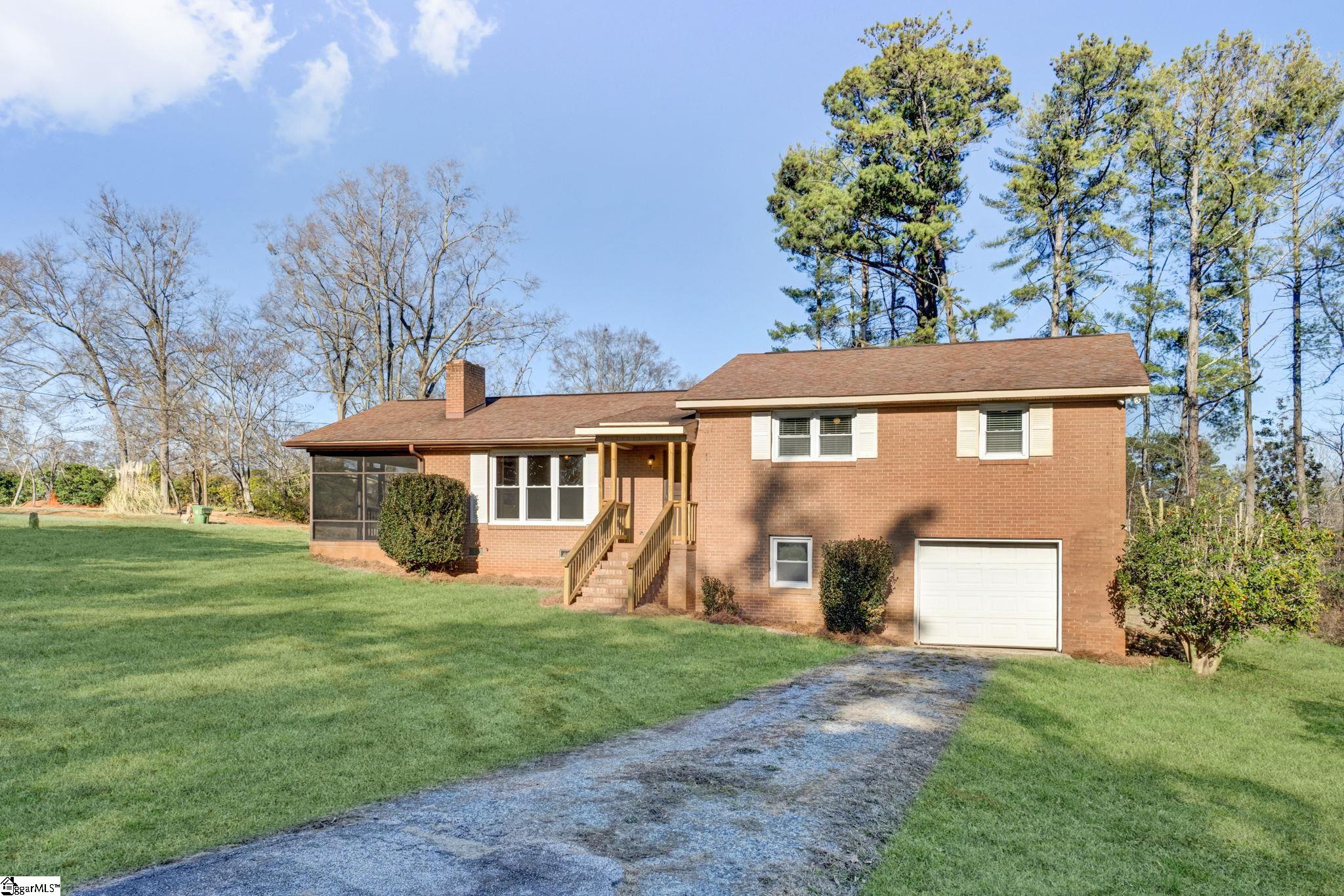 301 Dixon Street Clinton SC 29325