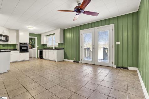 301 Dixon Street Clinton SC 29325