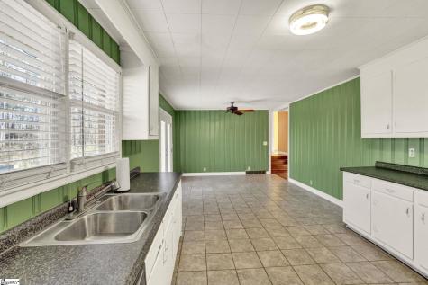 301 Dixon Street Clinton SC 29325