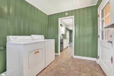 301 Dixon Street Clinton SC 29325