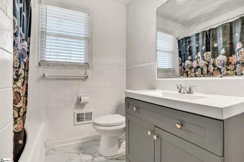 301 Dixon Street Clinton SC 29325