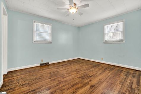 301 Dixon Street Clinton SC 29325