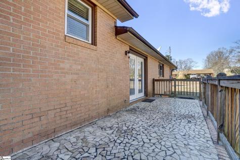 301 Dixon Street Clinton SC 29325