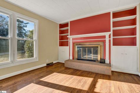 301 Dixon Street Clinton SC 29325