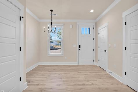 9 Hawthorne Lane Greenville SC 29605