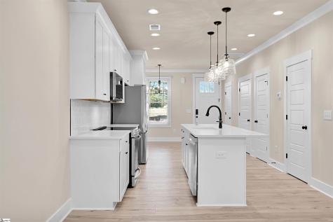 9 Hawthorne Lane Greenville SC 29605