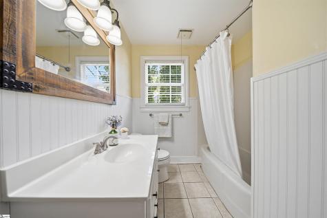 8 Northwood Avenue Greenville SC 29609