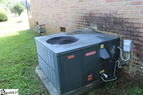86 Grove Street Clinton SC 29325