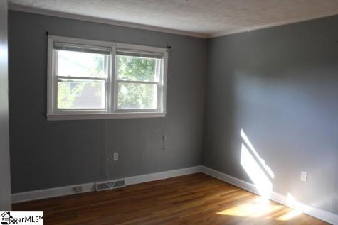 86 Grove Street Clinton SC 29325