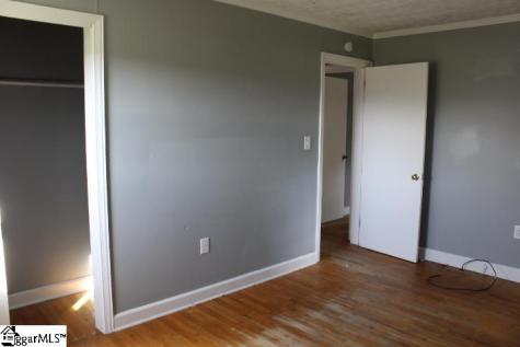 86 Grove Street Clinton SC 29325