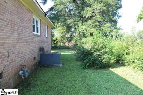 86 Grove Street Clinton SC 29325