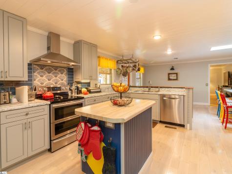 149 April Valley Lane Pickens SC 29671