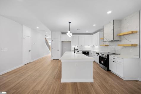 156 Boxwood Lane Easley SC 29640