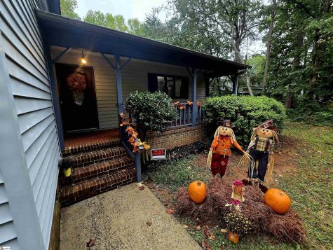 8 Overlook Court Greenville SC 29609