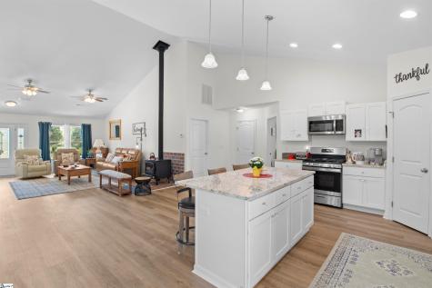 104 Summer Breeze Court Townville SC 29689