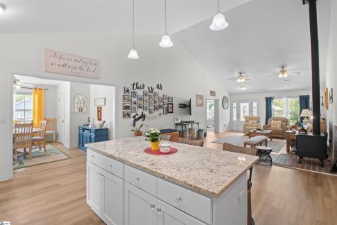 104 Summer Breeze Court Townville SC 29689