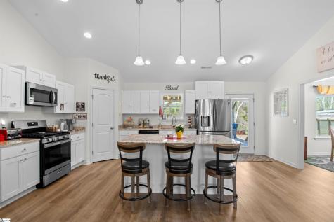 104 Summer Breeze Court Townville SC 29689