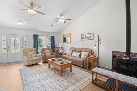 104 Summer Breeze Court Townville SC 29689