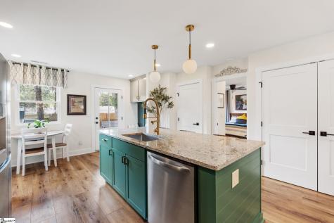 7 Lark Street Greenville SC 29607