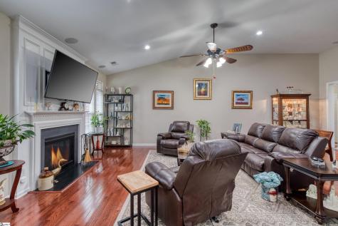 806 Hartscove Court Boiling Springs SC 29316