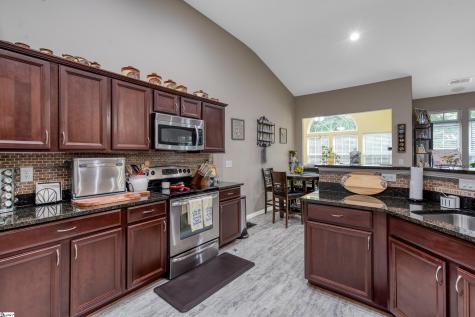 806 Hartscove Court Boiling Springs SC 29316