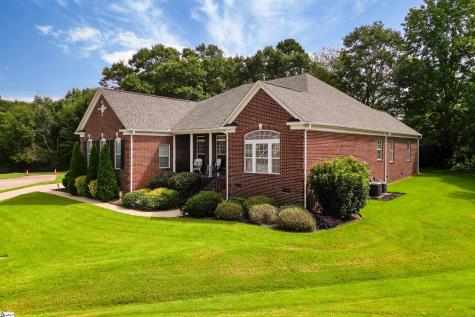 806 Hartscove Court Boiling Springs SC 29316