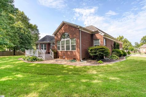 806 Hartscove Court Boiling Springs SC 29316