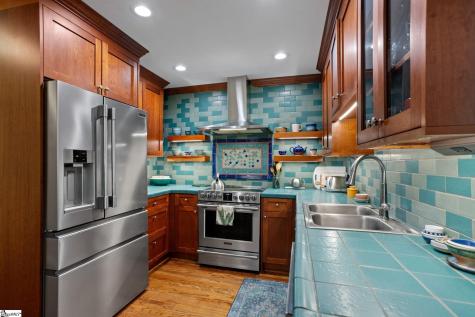 206 Mcdaniel Greene Greenville SC 29601