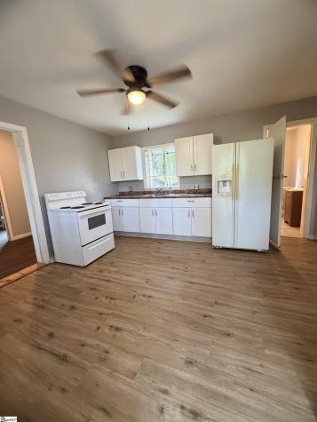 327 Zimmerman Lake Road Spartanburg SC 29306